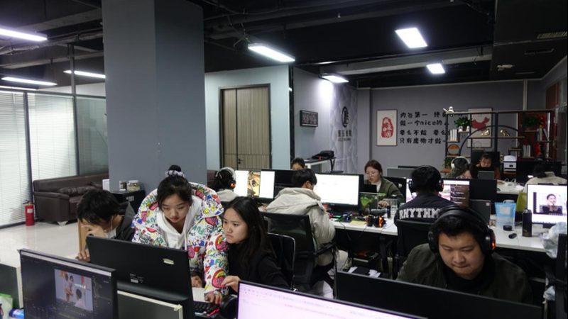 以下是一个短视频代运营团队的人员配置案例：